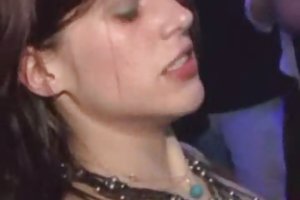 青少年保姆莎莉搞砸了