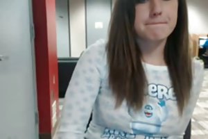射精爱Alexa Aimes得到了性交