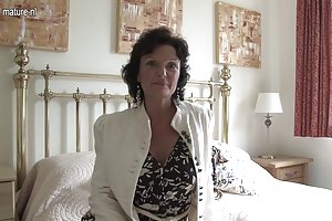 热的匈牙利女人得到她的热屁股捣烂