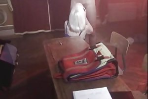 青少年摩根的猫被抨击